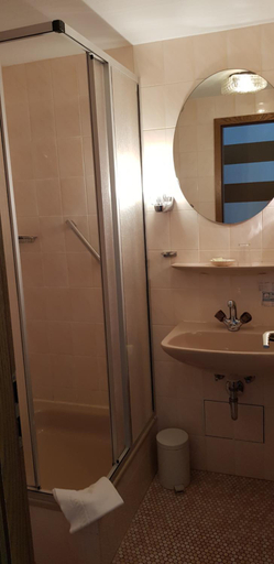 Bathroom, Hotel Gasthof Kreuz, Biberach