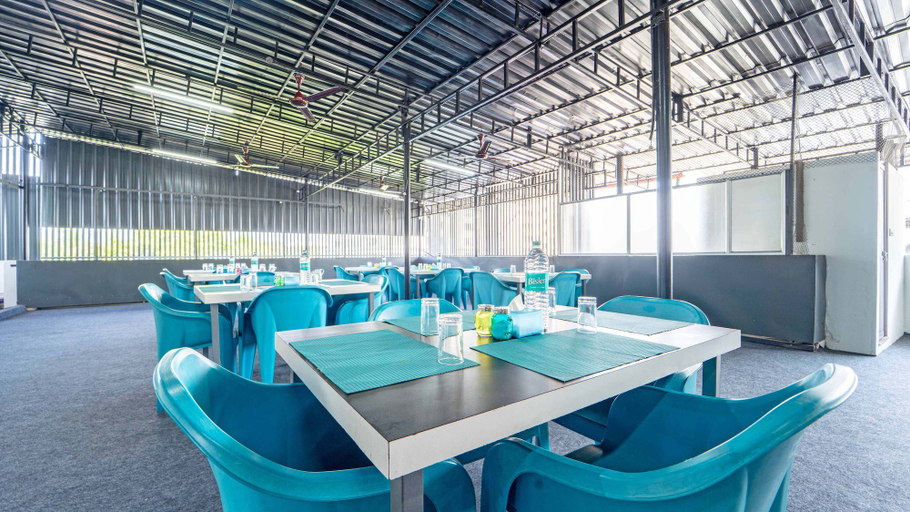 Food & Drinks 5, Treebo Petals Suites Marine Drive, Ernakulam