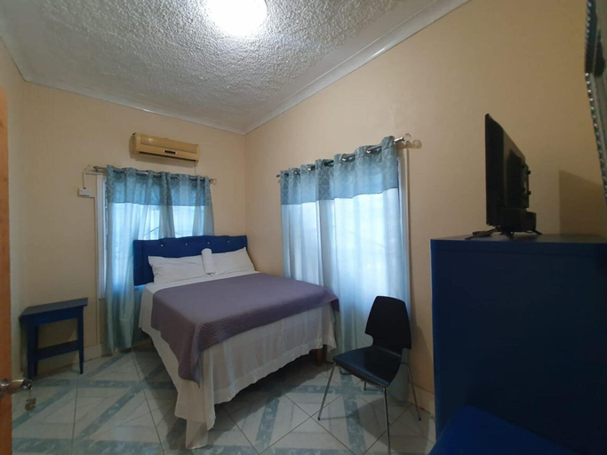 Room 4, Sandy Bay Paradise Retreat - 7 Bedrooms