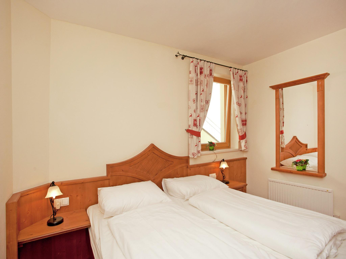 Bedroom 2, Chalet in Saalbach near Ski Lift  Sauna, Zell am See