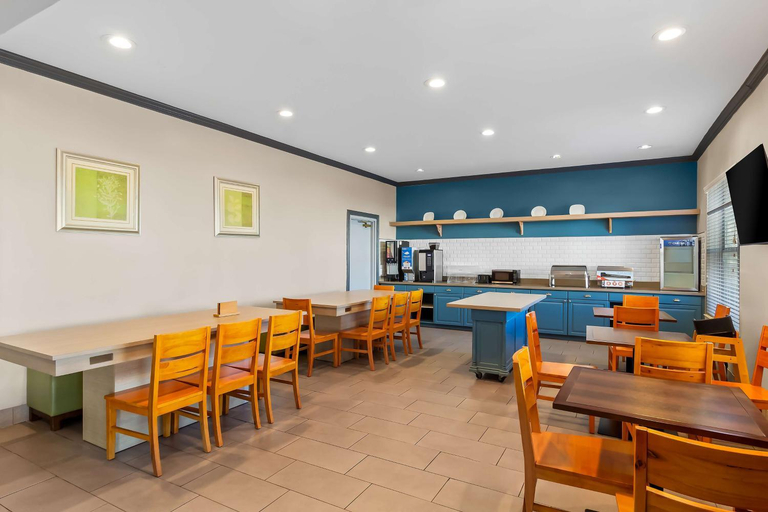 Food & Drinks 5, Sonesta Essential IAH Airport JFK Boulevard, Houston