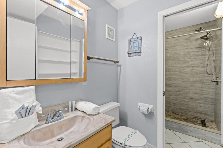 Bedroom 3, The Summit 610, Bay