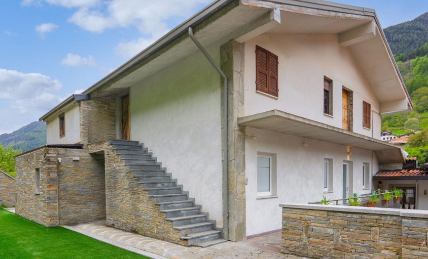 Exterior & Views 2, Snowhite in Incudine, Brescia