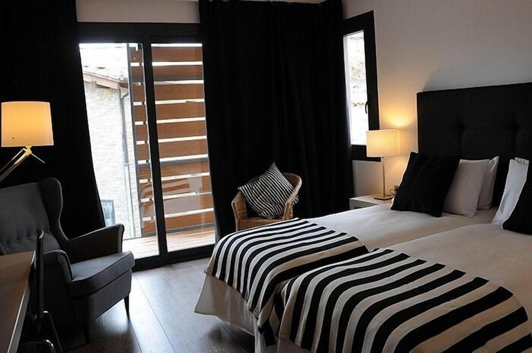 Bedroom 2, Bonansa Country Hotel, Huesca