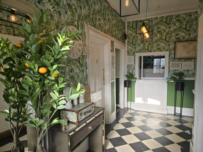 Public Area, Avis Hotel, London