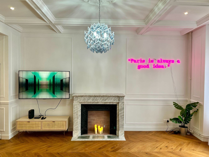 Room 5, Paradis Chic - Renovated 2 Bed Apt in Paris, Paris