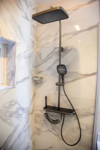 Bathroom 5, Amber Residence, Kosofe