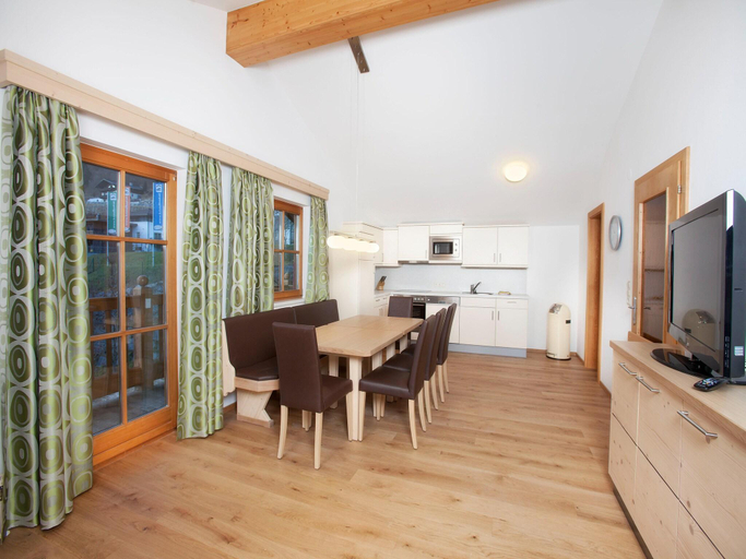 Others 3, Apartment in Wald near Ski Slopes, Zell am See