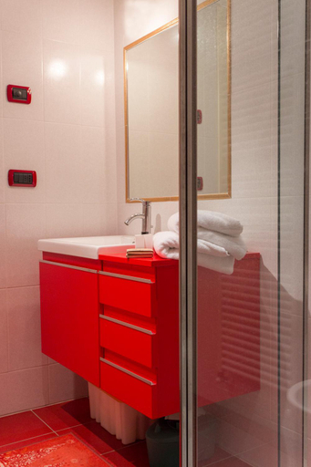 Bathroom 3, Petroni 38 by Studio Vita, Bologna