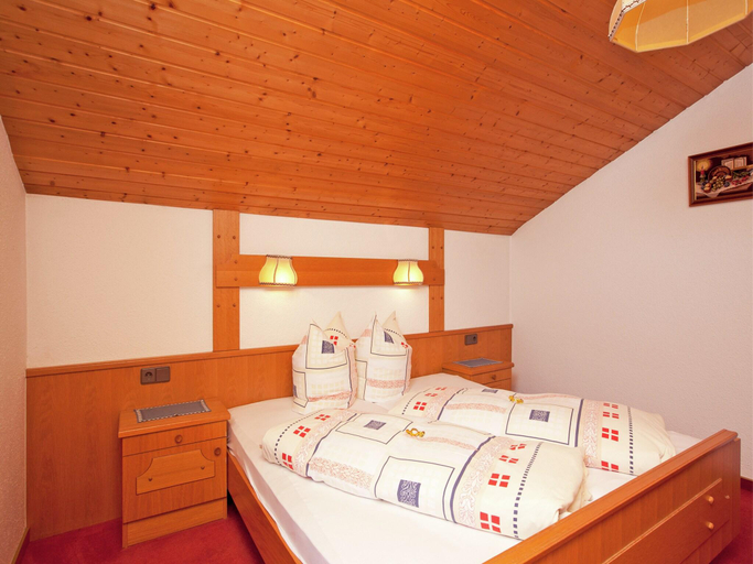 Others 5, Apartment in Austria with Mountain Views, Imst