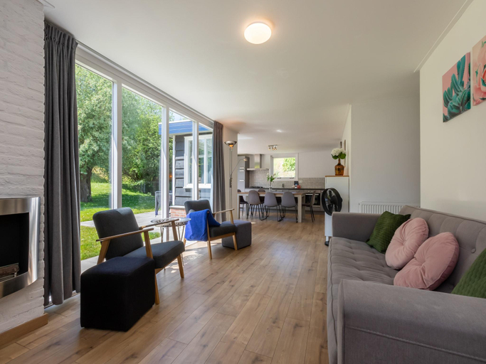 Others 5, Holiday Home near Veerse Meer Lake Wolphaartsdijk, Goes