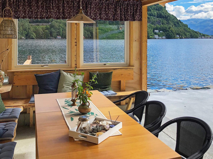 Food & Drinks 4, person holiday home in oystese, Kvam