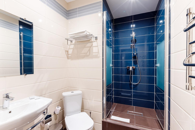 Bathroom 3, Hotel Khoroshie Lyudi, Tomskiy rayon