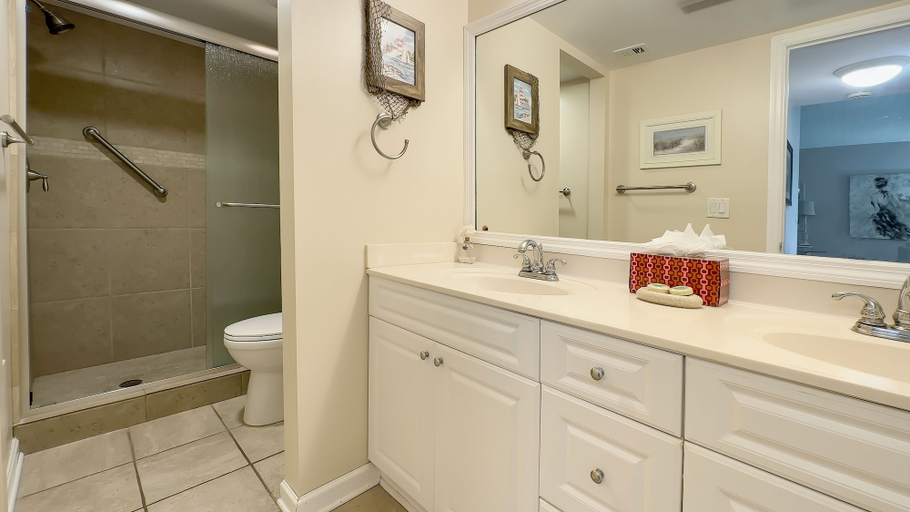 Bathroom, 1805 Bluff Villa at Sea Pines Resort, Beaufort