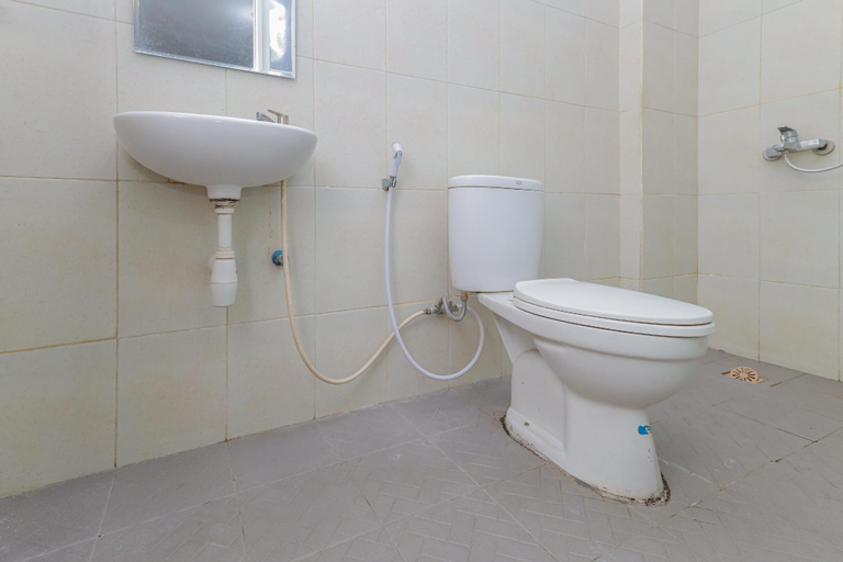 Bathroom 12