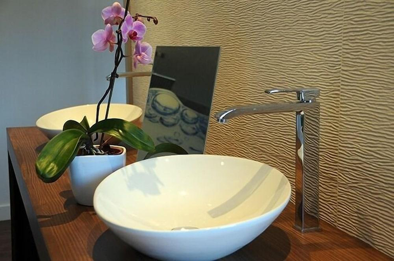 Bathroom 3, Bonansa Country Hotel, Huesca