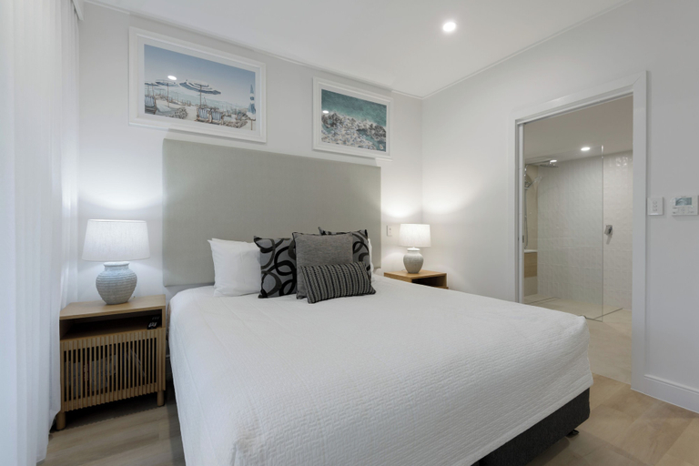 Bedroom 3, Mandalay Luxury Beachfront Apartments, Douglas