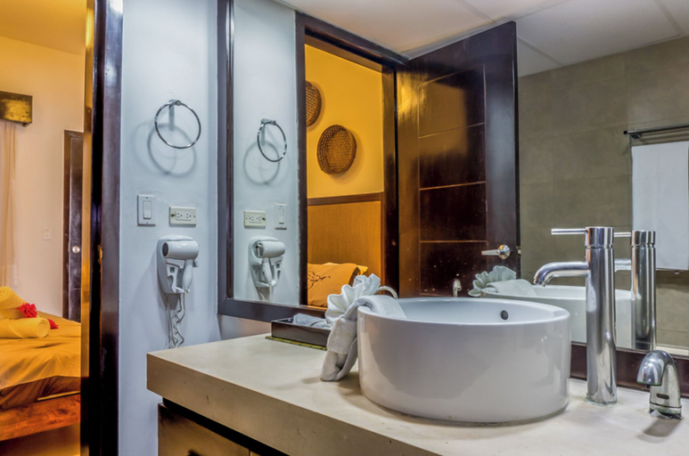 Bathroom 4, Aldea Thai by Bric, Cozumel
