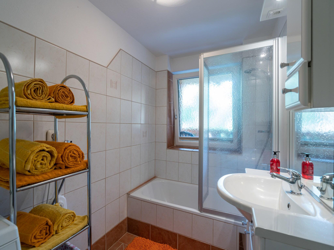 Bathroom, Apartment in Walchen near Ski Lift, Zell am See