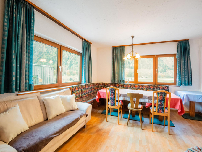 Others 5, Chalet in Otztal near ski areas, Imst