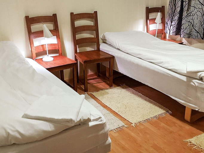 Bedroom 2, person holiday home in Hamnvik, Ibestad
