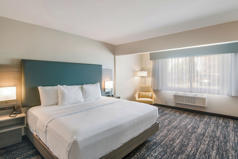 Bedroom 3, Hourglass Hotel, Trademark Collection by Wyndham, Kern