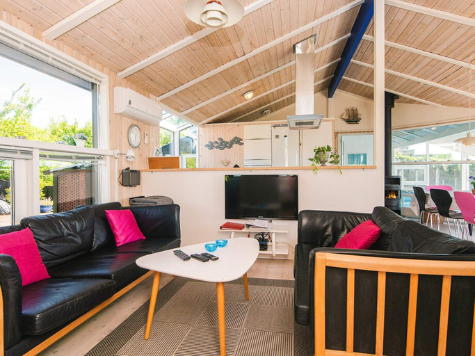 Others 4, 4 Star Holiday Home in Ebeltoft, Syddjurs