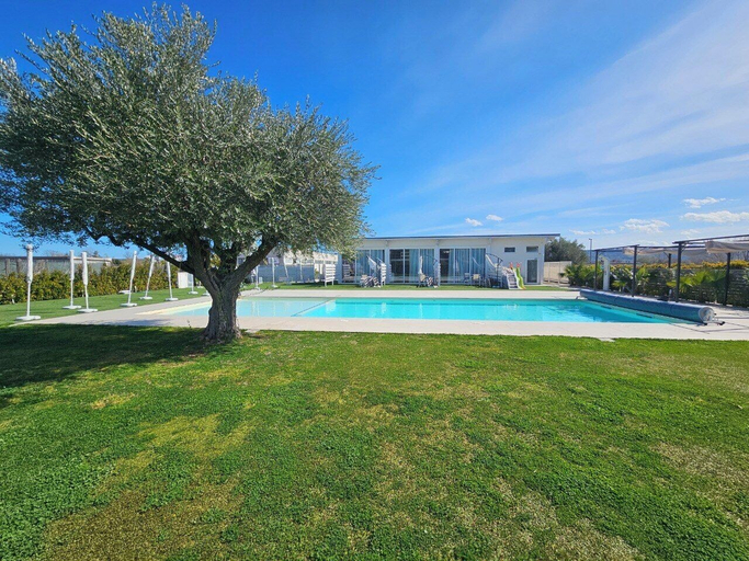 Sport & Beauty 4, Luxury pool Suites - Città Bianca, Pescara