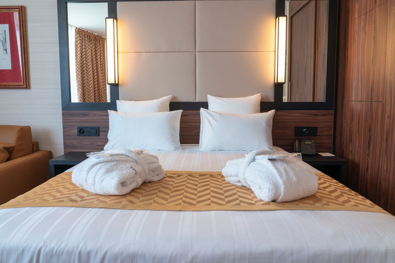 Bedroom 2, Nash Suites Airport Hotel, Genève