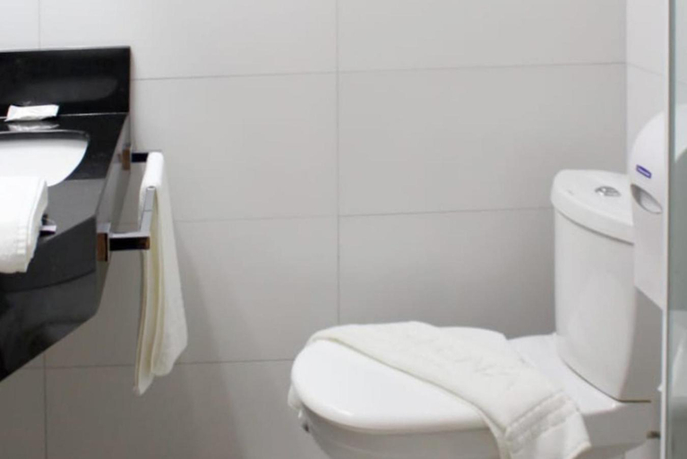 Bathroom 3, Tri Hotel Executive Indaial, Indaial