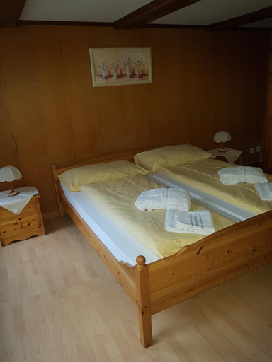Bedroom 2, Chalet Linde B&B, Interlaken