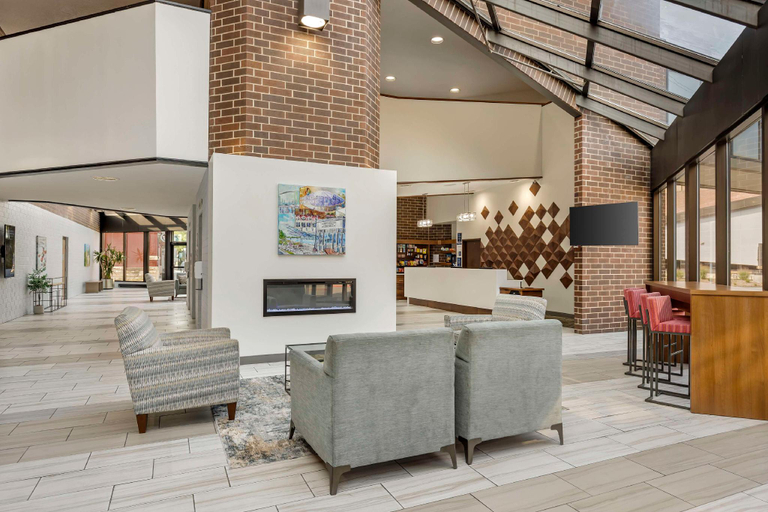 Public Area 2, Best Western Plus Waterloo & Cedar Falls, Black Hawk