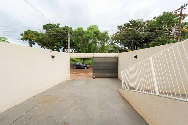 Room 2, Casa com Wi-fi Jacuzzi Garagem e Petfriendly, Londrina