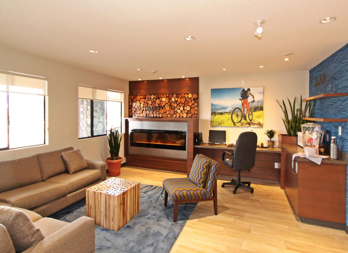 Public Area 3, Accent Inns Kamloops, Thompson-Nicola