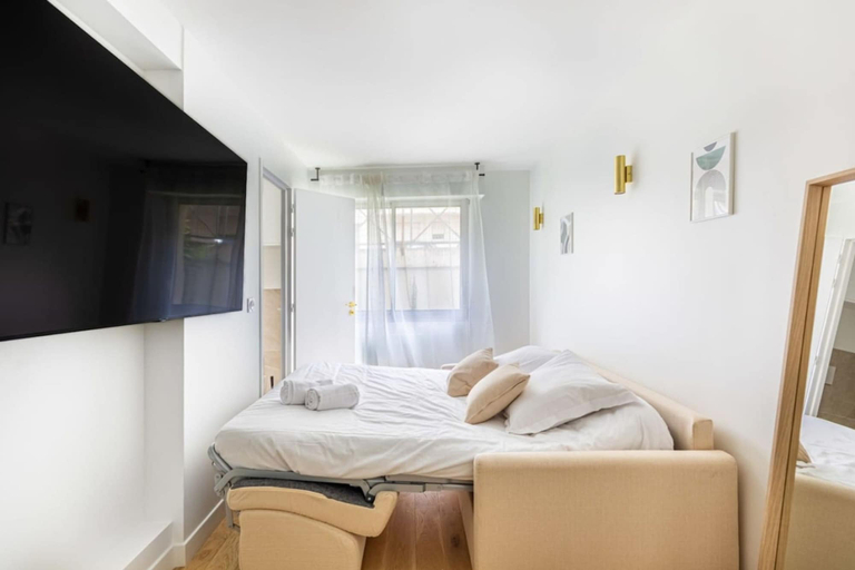 Room 2, Lavie Maison Equipped Studio Chartrons, Gironde