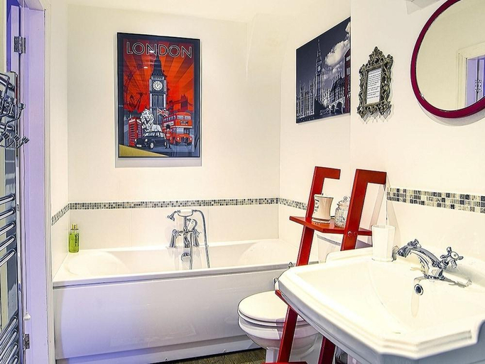 Bathroom 4, Mamas Inn Boutique Guest House, Nottinghamshire