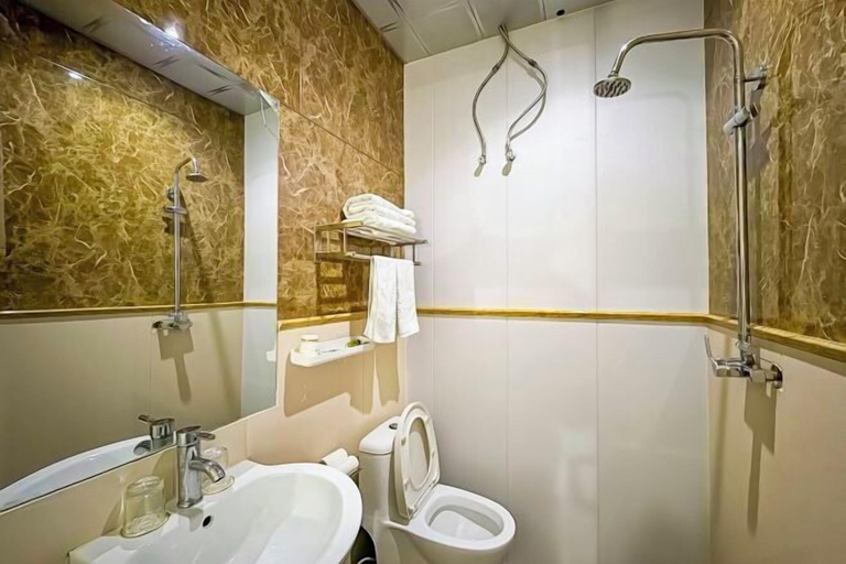 Bathroom 4, Wanliyuan Hotel, Jiamusi