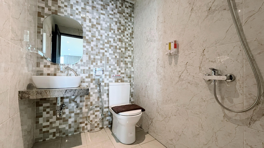 Bathroom 5, Helios City Hotel Balikpapan, Balikpapan