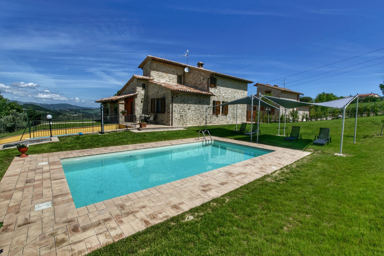 Sport & Beauty 1, Umbrian Escape to Villa, Perugia