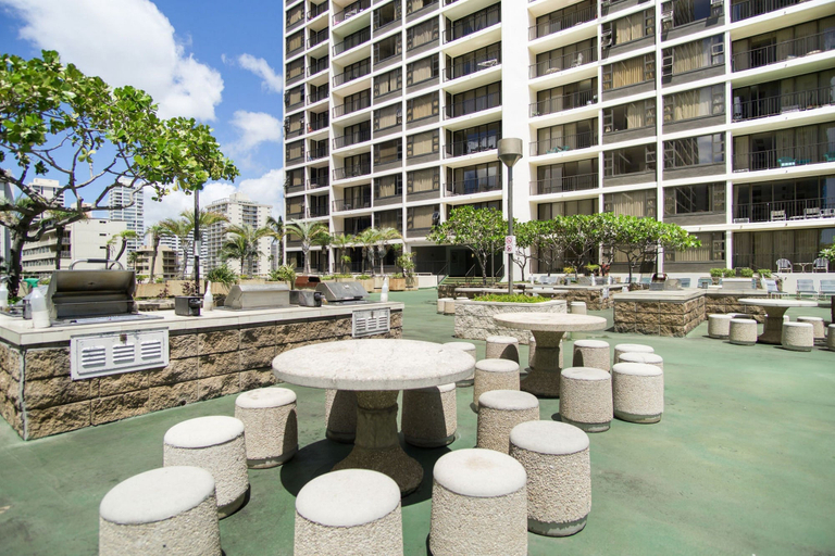 Exterior & Views 2, Waikiki Banyan - Partial Ocean View Tower 2 Suite 1204, Honolulu