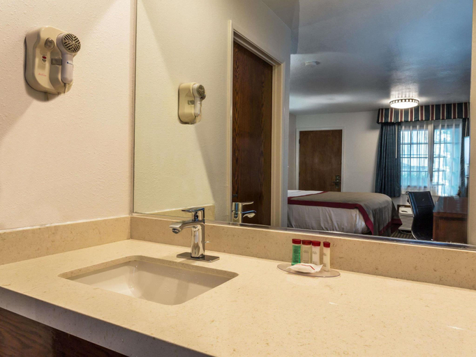 Bathroom 4, Ramada by Wyndham Mountain View, Santa Clara
