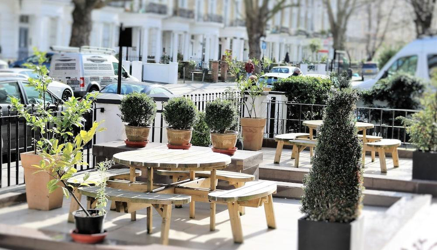 Food & Drinks, Imperial Court Studios, London