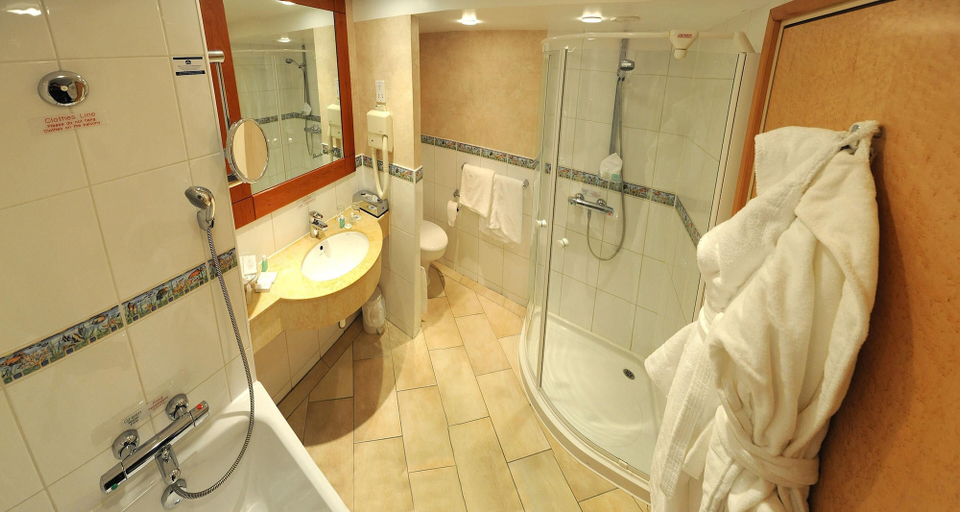 Bathroom 4, Swindon Blunsdon House Hotel, BW Premier Collection, Swindon