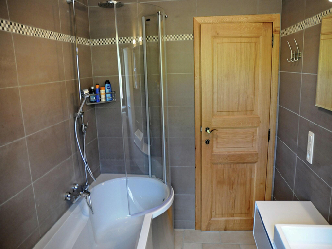 Bathroom, Holiday Home in Somme-Leuze with Valley View, Namur