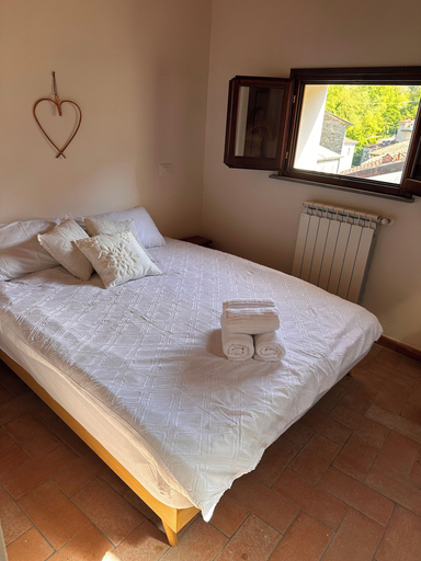Bedroom 4, Il suono del fiume, Massa Carrara