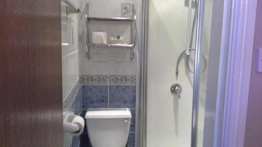 Bathroom 3, The Trafalgar, Blackpool