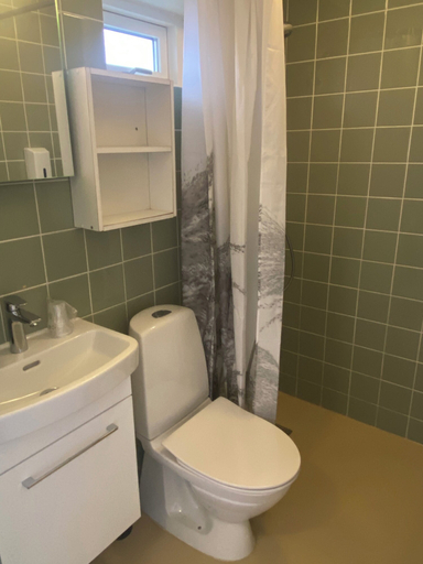 Bathroom 4, Hotel Villum, Bornholm