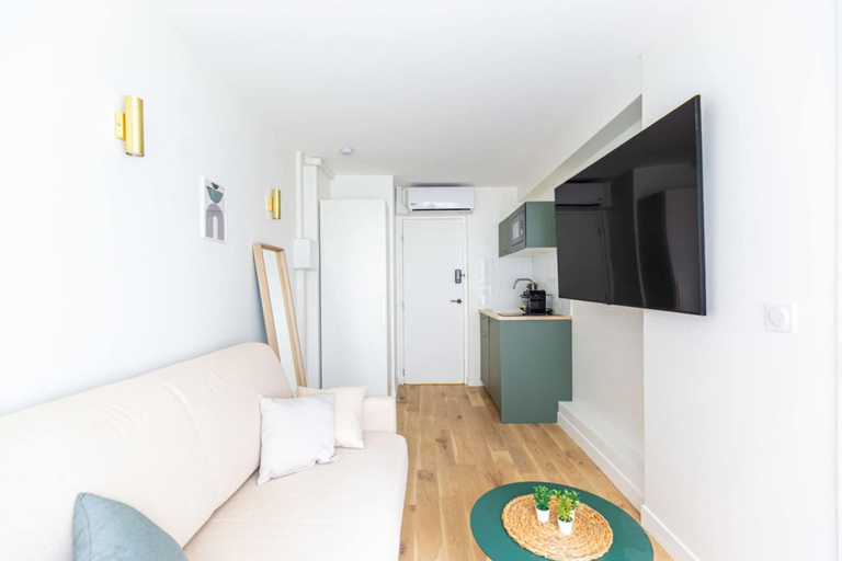 Room 3, Lavie Maison Equipped Studio Chartrons, Gironde