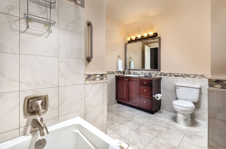 Bathroom 4, WorldMark Seattle - The Camlin, Seattle