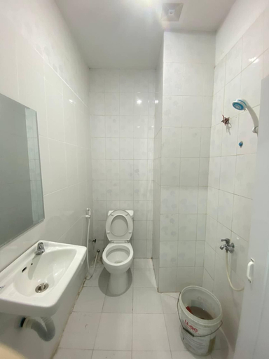 Bathroom, The Moonvine on 360, Phnom Penh